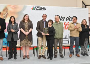 Reconoce Municipio a profesionales en el Dia del Odontólogo