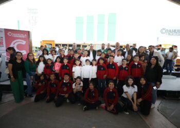 ENTREGA MANOLO UNIDADES DE TRANSPORTE ESCOLAR PARA EL ÁREA RURAL