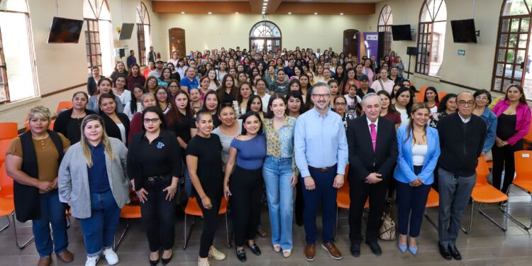 NICIA PRIMERA GENERACIÓN DE ‘MUJERES ECHADAS PA’DELANTE’ EN UNIVERSIDAD