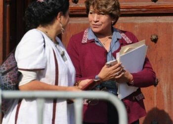 LE QUIEREN MOVER LA SILLA A LA MAESTRA