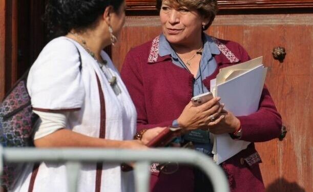 LE QUIEREN MOVER LA SILLA A LA MAESTRA