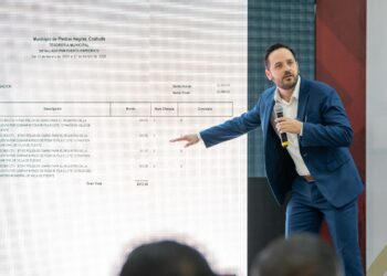 El Alcalde de PN evidencia irregularidades en el cobro de servicios del Panteón Municipal