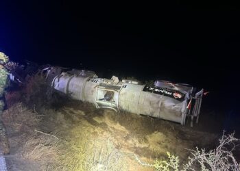 Cierran carretera Ribereña en Guerrero, Coahuila