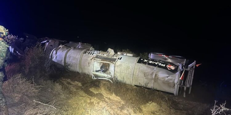 Cierran carretera Ribereña en Guerrero, Coahuila