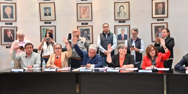 Cabildo aprueba acuerdos para el desarrollo social, infraestructura y salud