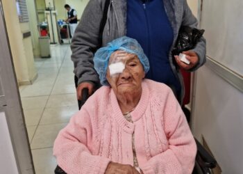 En Acuña operan de cataratas a 71 personas