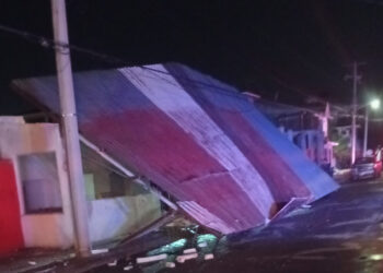 Dejan severos daños y colonias sin energía eléctrica ráfagas de viento de 80 kph en Acuña