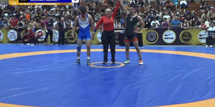 AN CARLOS LAVAT SE CORONA CAMPEÓN NACIONAL DE LUCHAS ASOCIADAS