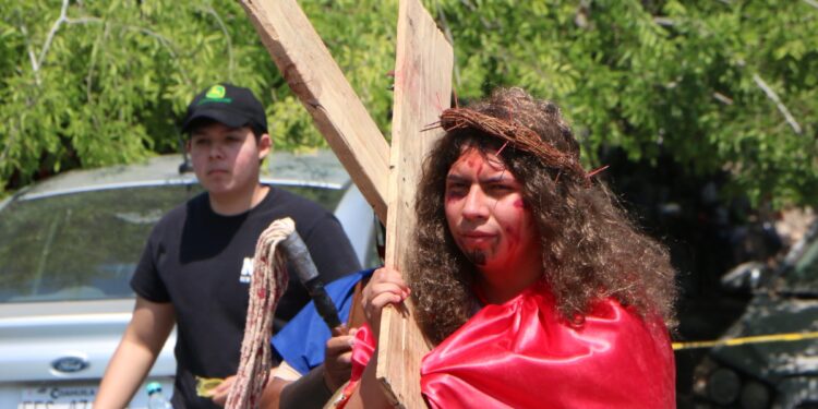 Cientos participan en PN en el Viacrucis Viviente Reportan sin incidentes durante los recorridos