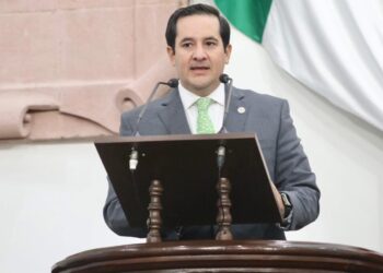 OFRECE MEMO RUÍZ BRIGADA DE SALUD GRATUITA PARA MUJERES