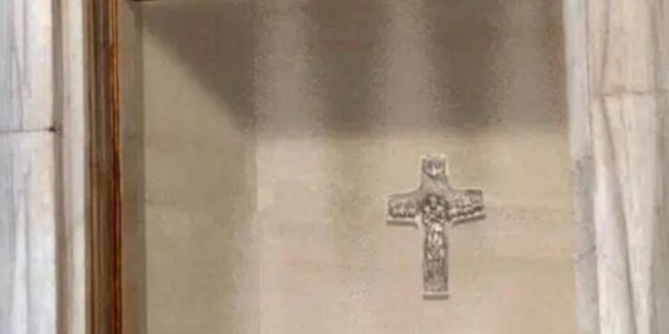 Abren al público tumba del papa Francisco