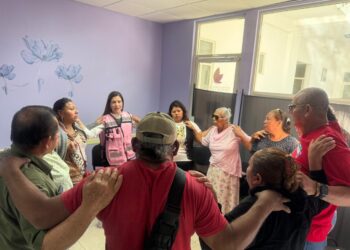 Enseñan a abuelos a superar cualquier perdida