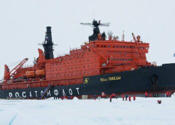 Majestuoso e impresionante el rompehielos El NS Yamal
