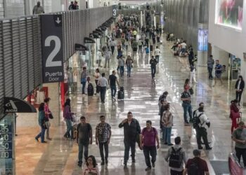 Profeco protege los derechos de las y los consumidores al viajar en autobús o avión en estas vacaciones