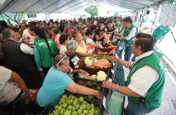 MERCADITO MEJORA CONTINÚA APOYANDO A LA ECONOMÍA DE LAS FAMILIAS TORREONENSES