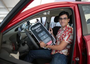 ENTREGA GOBIERNO DEL ESTADO PREMIOS A LOS CONTRIBUYENTES CUMPLIDOS EN SU PAGO DE PLACAS