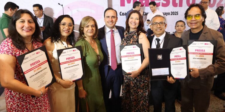 COAHUILA ES GRANDE PORQUE TIENE A LAS Y LOS MEJORES MAESTROS DE MÉXICO: MANOLO