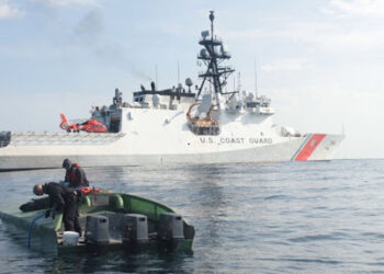 Guardia Costera de Estados Unidos decomisó casi droga, valuada en 210 millones de dólares