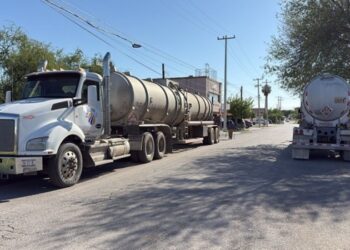 Asegura GN dos pipas con 30 mil litros de combustible presuntamente apócrifo en Piedras Negras