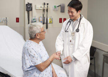 Besarle el dedo gordo del pie