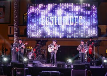 Felicita Manolo a las mamás coahuilenses