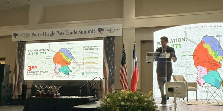 EXPONE COAHUILA SUS VENTAJAS COMPETITIVAS DENTRO DE LA CUMBRE COMERCIAL 2025, DE EAGLE PASS.