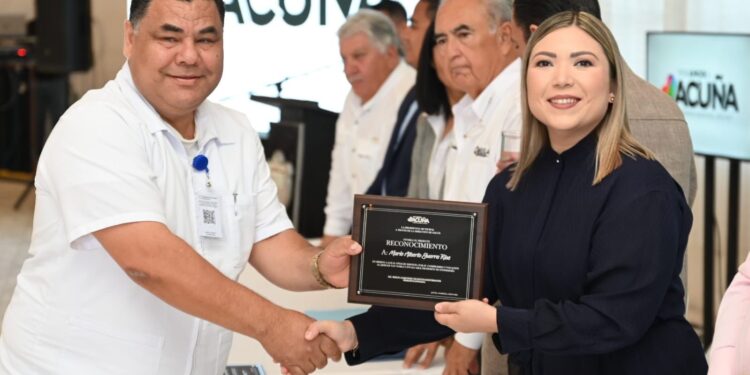 Reconocen la labor de los y las enfermeras