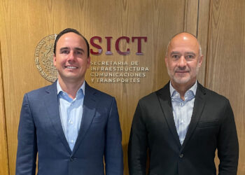 EN EQUIPO ESTAMOS CONSTRUYENDO GRANDES OBRAS EN COAHUILA: MANOLO