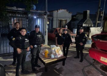 Agentes de la PCC brindan ayuda a la ciudadanía