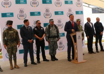 Detienen a líder criminal en Piedras Negras; aseguran droga y armas en varios cateos