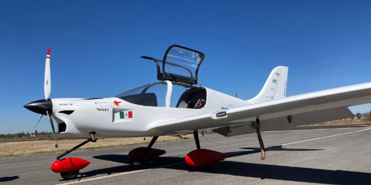 Cómo es el primer avión considerado 100 por ciento mexicano que se fabricó en Guanajuato