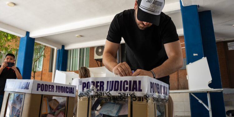 Alcalde de Piedras Negras, vota por una justicia más equitativa y transparente