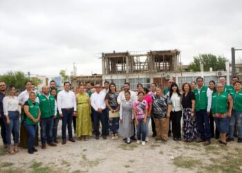 SUPERVISAN OBRA ESTATAL DE INFRAESTRUCTURA EDUCATIVA EN ESCUELA DE PIEDRAS NEGRAS
