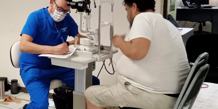 Inicia proceso de valoración para cirugías de cataratas en Piedras Negras