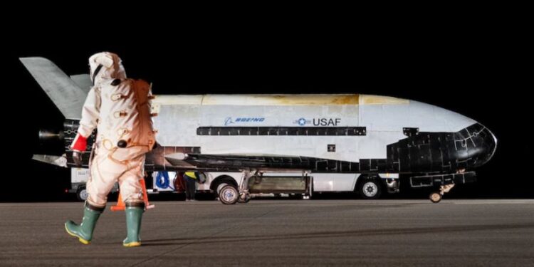 Bieing lanzará su avión no tripulado X-37B con un potente sensor inercial cuántico