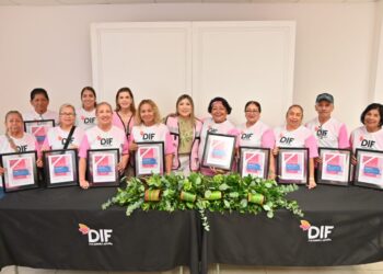 Reconocen a Adultos mayores que participaron en los Juegos estatales Deportivos y culturales