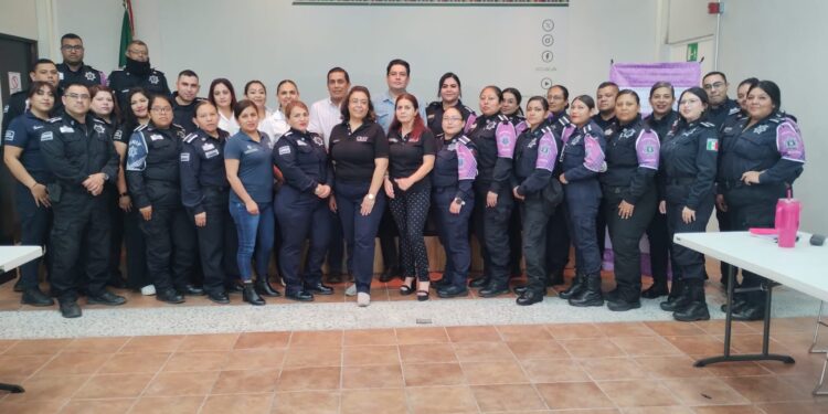 GOBIERNO DE COAHUILA FORTALECE LA ATENCIÓN DE LA LÍNEA VIOLETA CON JORNADA DE CAPACITACIÓN A OPERADORAS