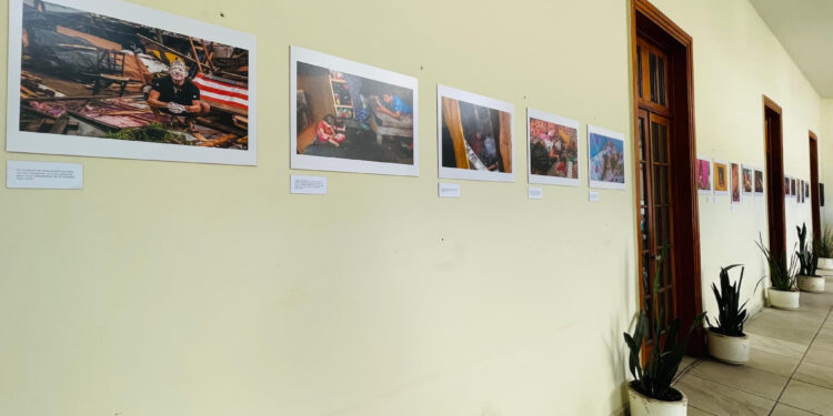 Exposición fotográfica retrata la cotidianidad de las personas desplazadas