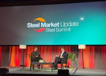 Máximo Vedoya derriba 5 mitos sobre el acero en el evento más importante del sector en Estados Unidos.