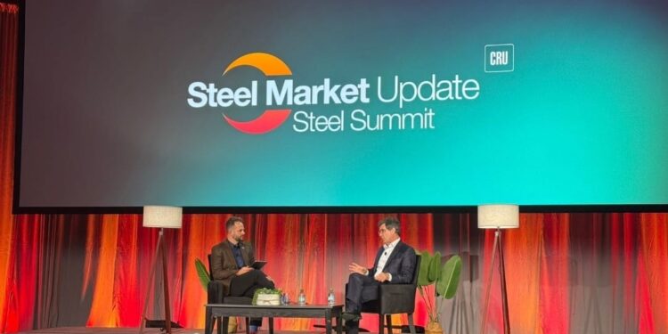 Máximo Vedoya derriba 5 mitos sobre el acero en el evento más importante del sector en Estados Unidos.