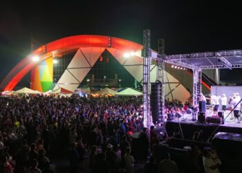 En Acuña desarrollan con éxito la 1ª Feria Nocturna