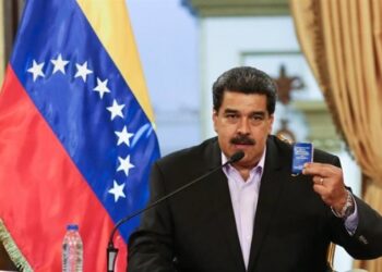 Maduro pide preparación militar ante presión de EU