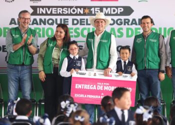 SEGUIMOS FORTALECIENDO LA EDUCACIÓN Y EL DESARROLLO SOCIAL DE COAHUILA: MANOLO