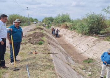 AVANZAN TRABAJOS DE LIMPIEZA EN MÓDULOS DE RIEGO DE LA LAGUNA