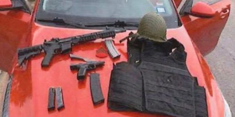 Policía de Eagle Pass Detiene a Hombre Fuertemente Armado