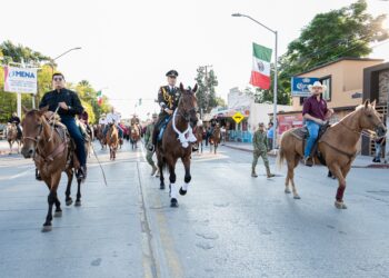 Jacobo Rodríguez encabeza desfile cívico-militar por el 215 aniversario del Grito de Independencia