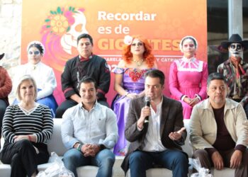 INVITAN A LA JUVENTUD COAHUILENSE A LA PASARELA DE CATRINAS Y CATRINES “RECORDAR ES DE GIGANTES 2025”
