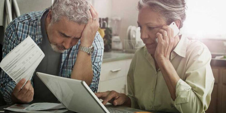 Aumenta el número de fraudes en contra de adultos mayores