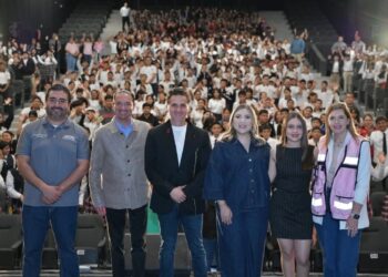 Brindan a jóvenes herramientas para un mejor uso de Redes sociales, alejarse de los malos hábitos y practicar un sexo seguro