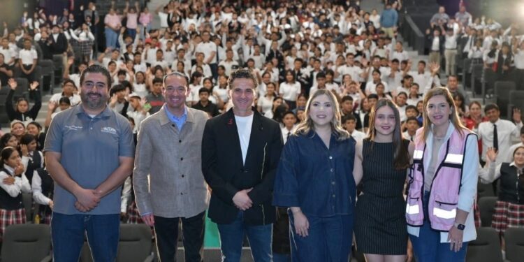 Brindan a jóvenes herramientas para un mejor uso de Redes sociales, alejarse de los malos hábitos y practicar un sexo seguro